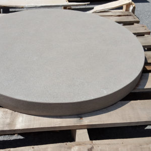 Patio centerpiece Round in Thermal Bluestone sawn edge